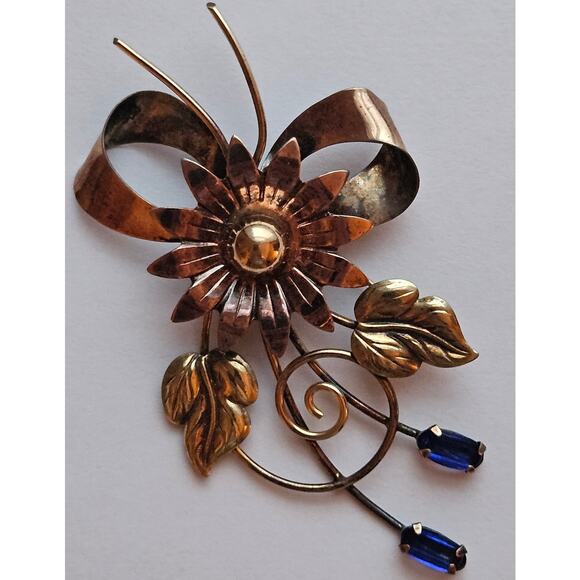 Vintage Signed 1/20 12kt GF Gold Filled Blue Rhinestone Flower Spray Brooch Pin - Picture 1 of 4